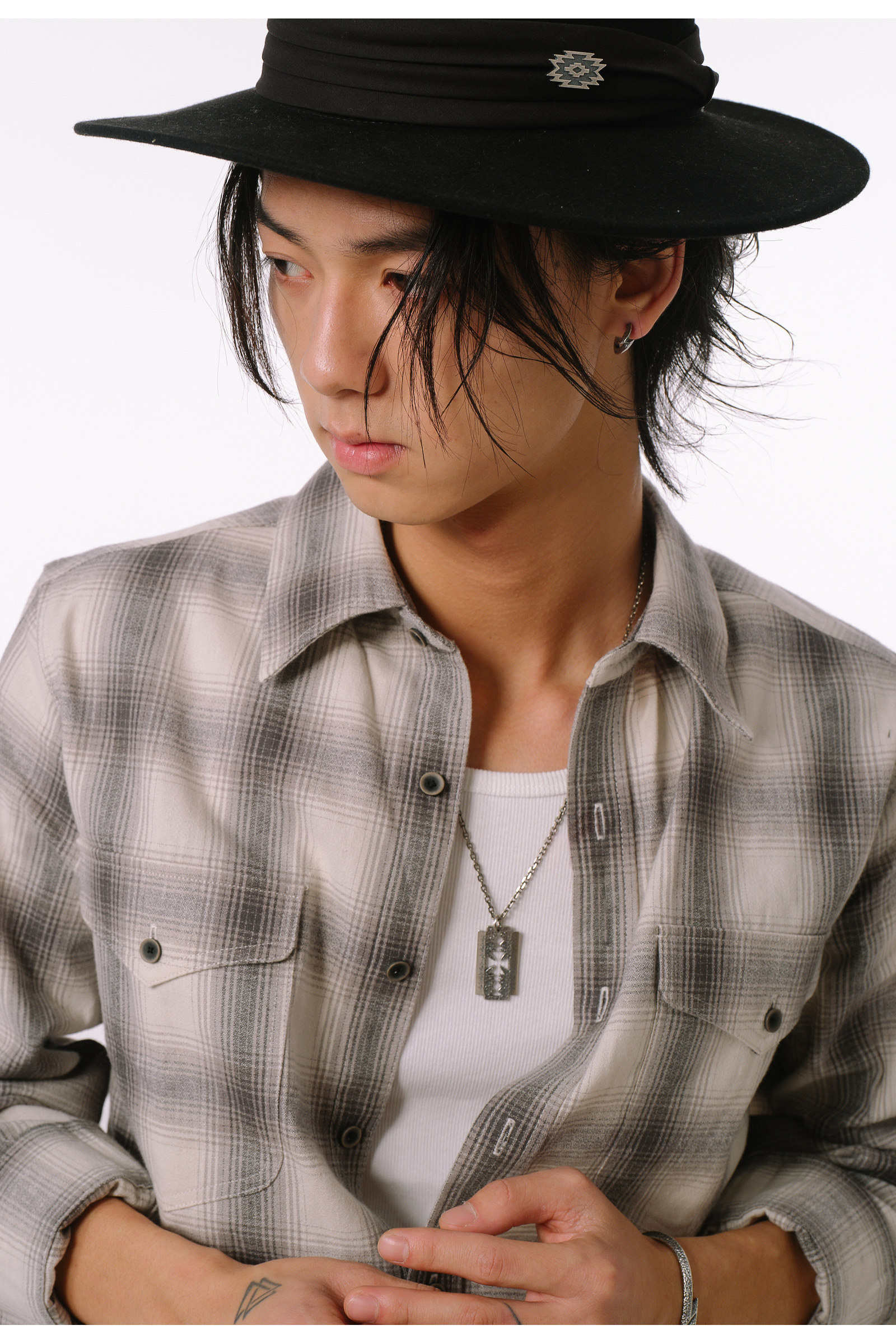 JANENG Retro Blade Necklace