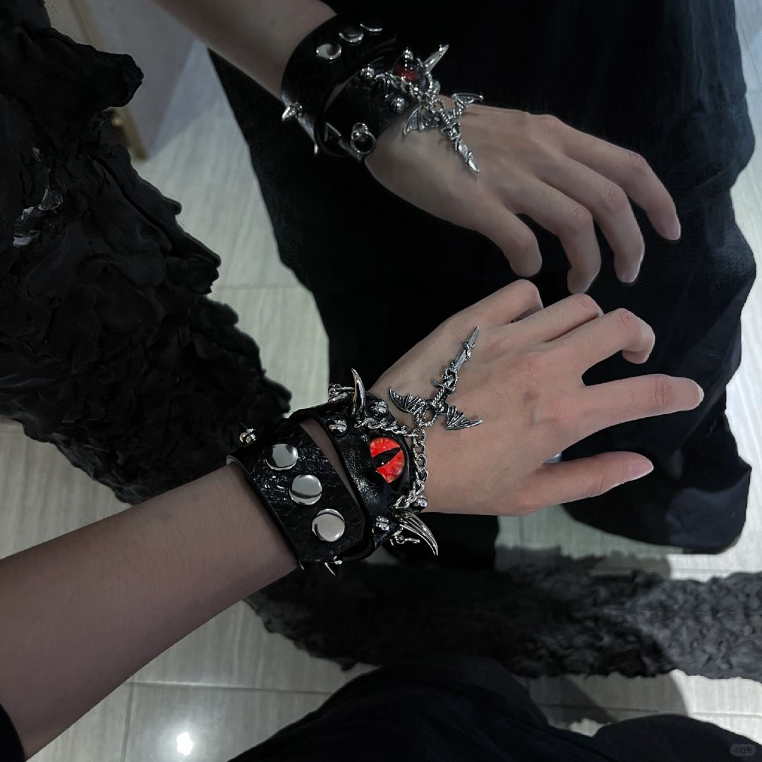 Red Blood Sea Eye Bracelet - Dekayed