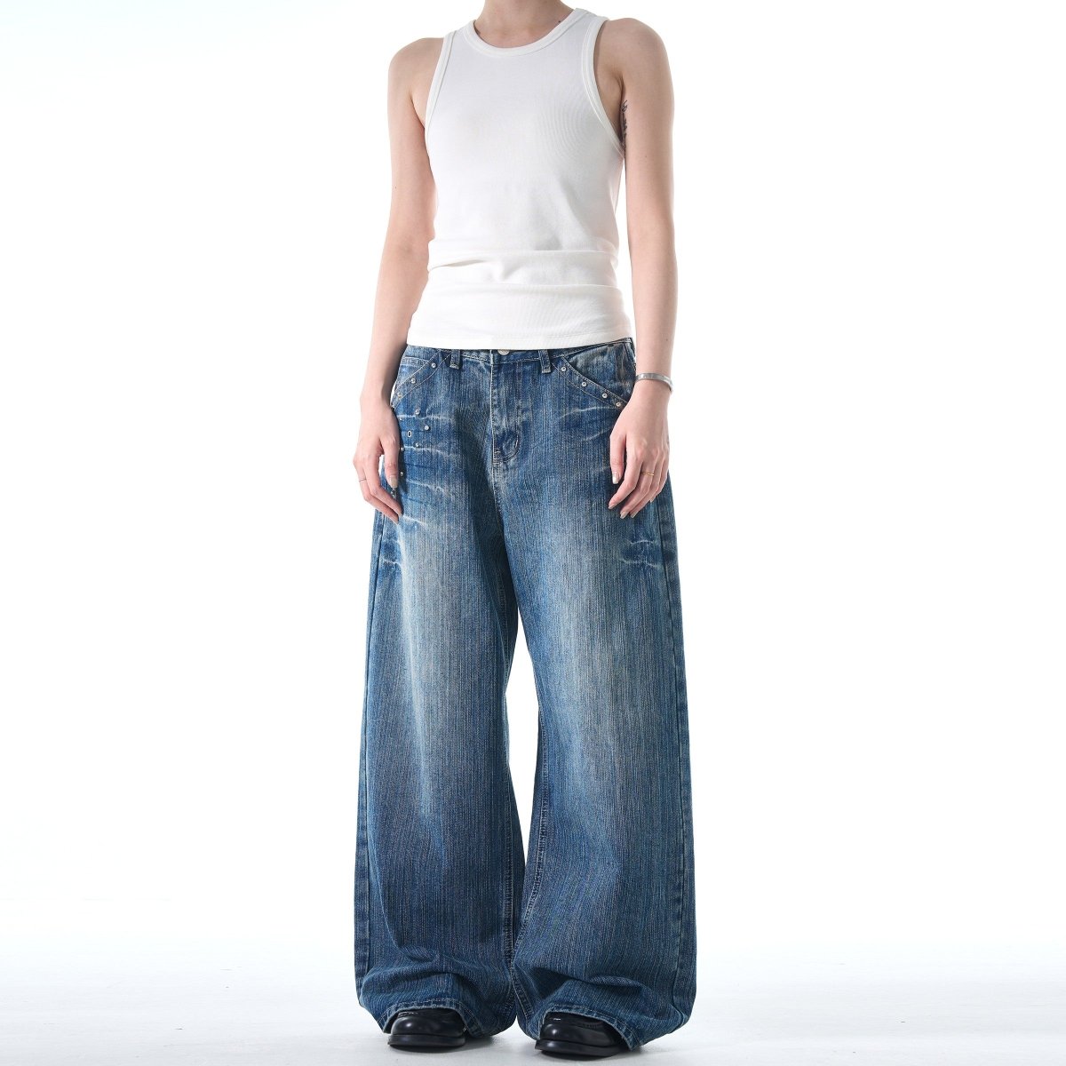 Rivet Design Pattern Baggy Jeans - Dekayed