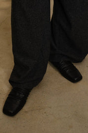 Wrinkled Leather Slippers - Dekayed