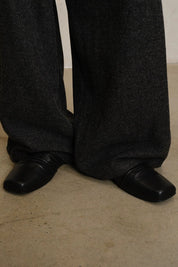 Wrinkled Leather Slippers - Dekayed
