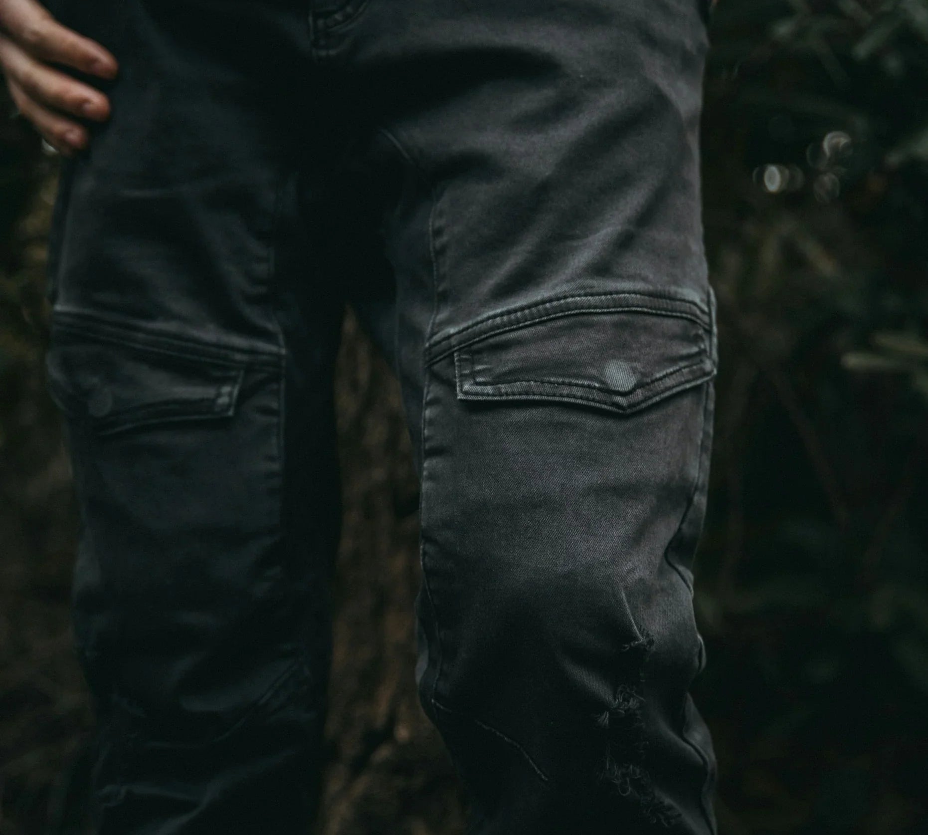Styling Cargo Pants and Outfit Ideas for Men to Stay In Style - Dekayed