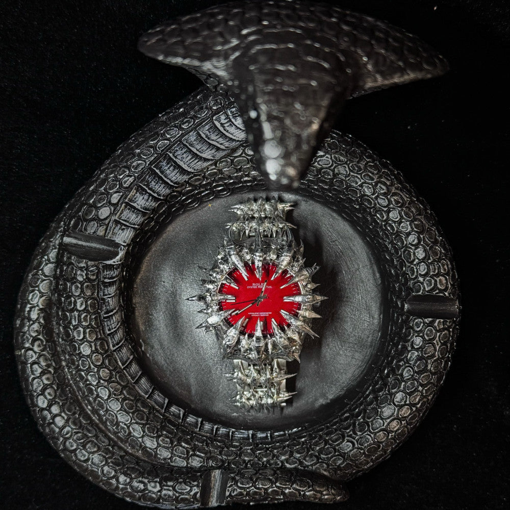 Handmade Original European and American Alien Vampire Dragon Scale Spiny Tin Soldering Watch for Men and Women Designed for a Small Market Quartz Watch image 3