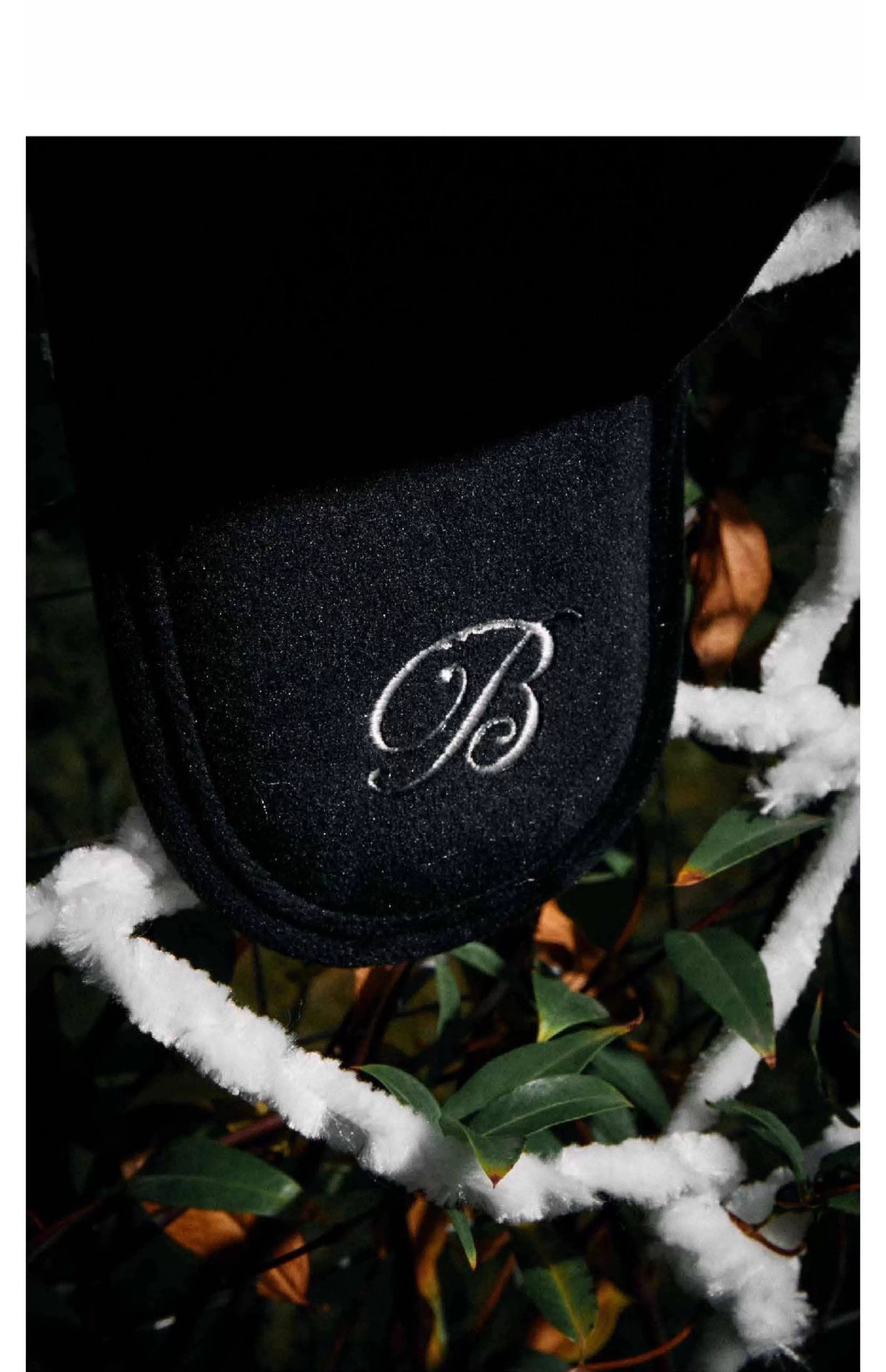 [BLACK8MOB] Cobweb Hotel Slippers