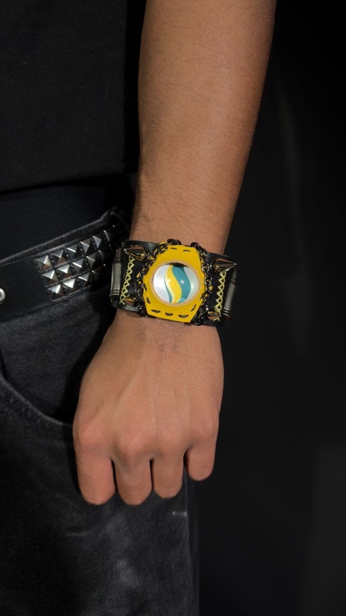 Beedrill Mega stone Bracelet - Dekayed