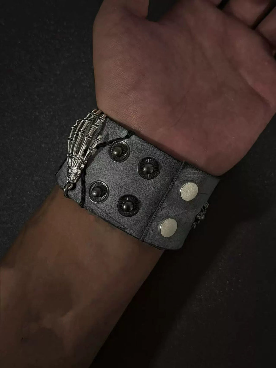 Ben 10 OG White Ghost Omnitrix - Dekayed