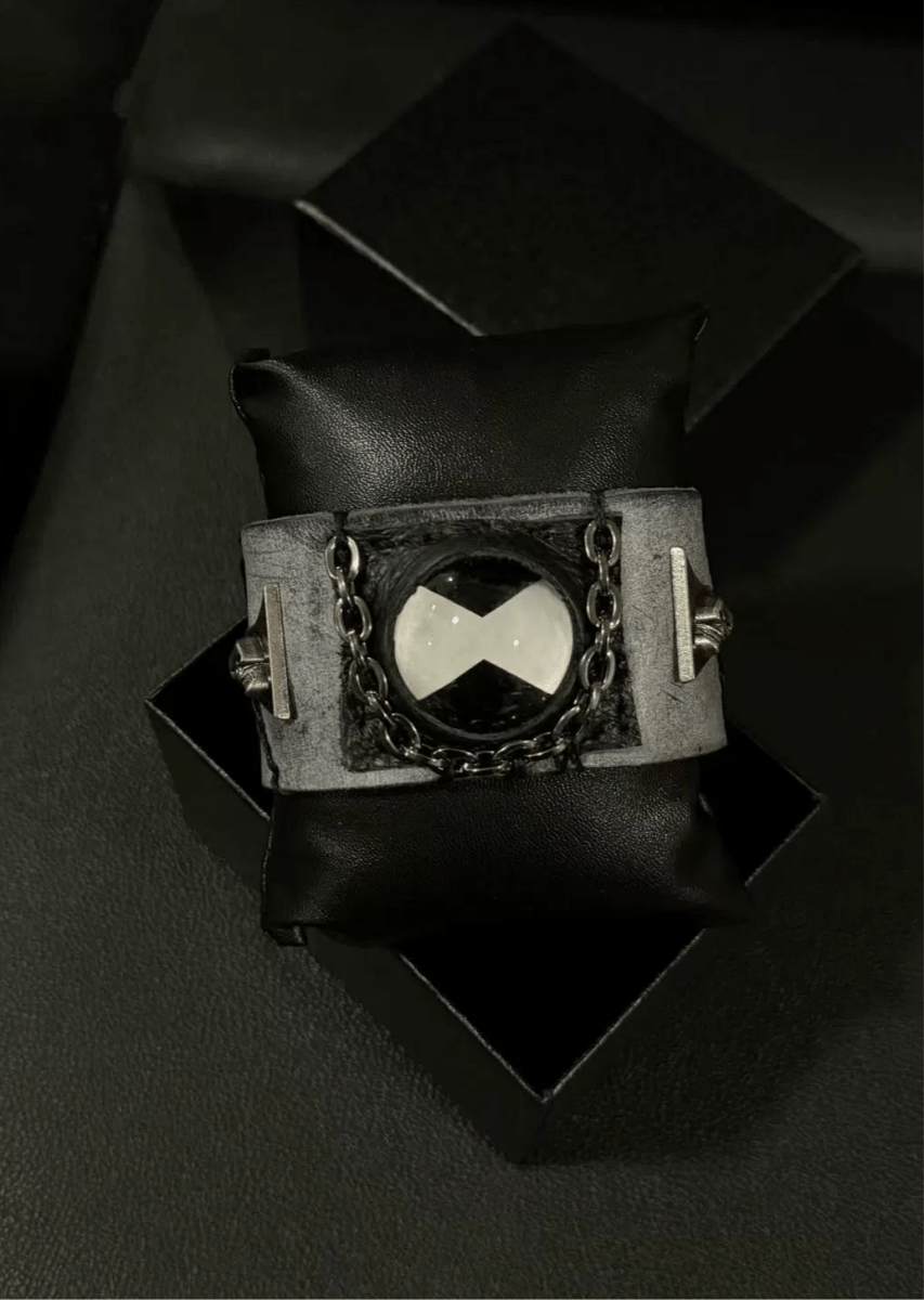 Ben 10 OG White Ghost Omnitrix - Dekayed