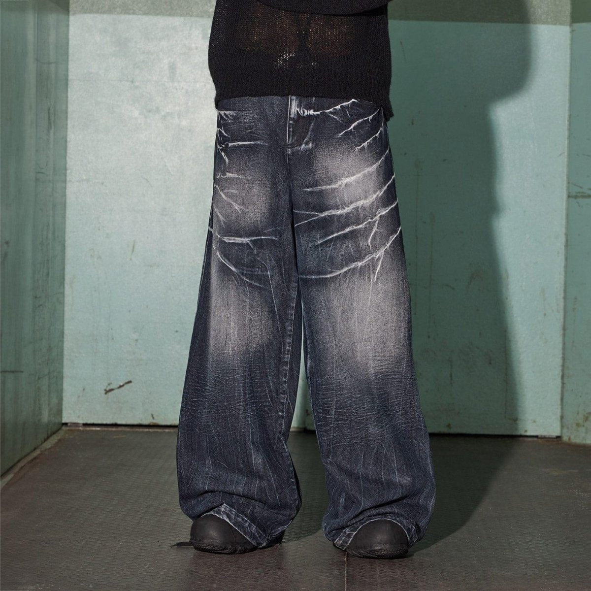 DND4DES Lighting Crease Washed Wide - Leg Jeans - Dekayed