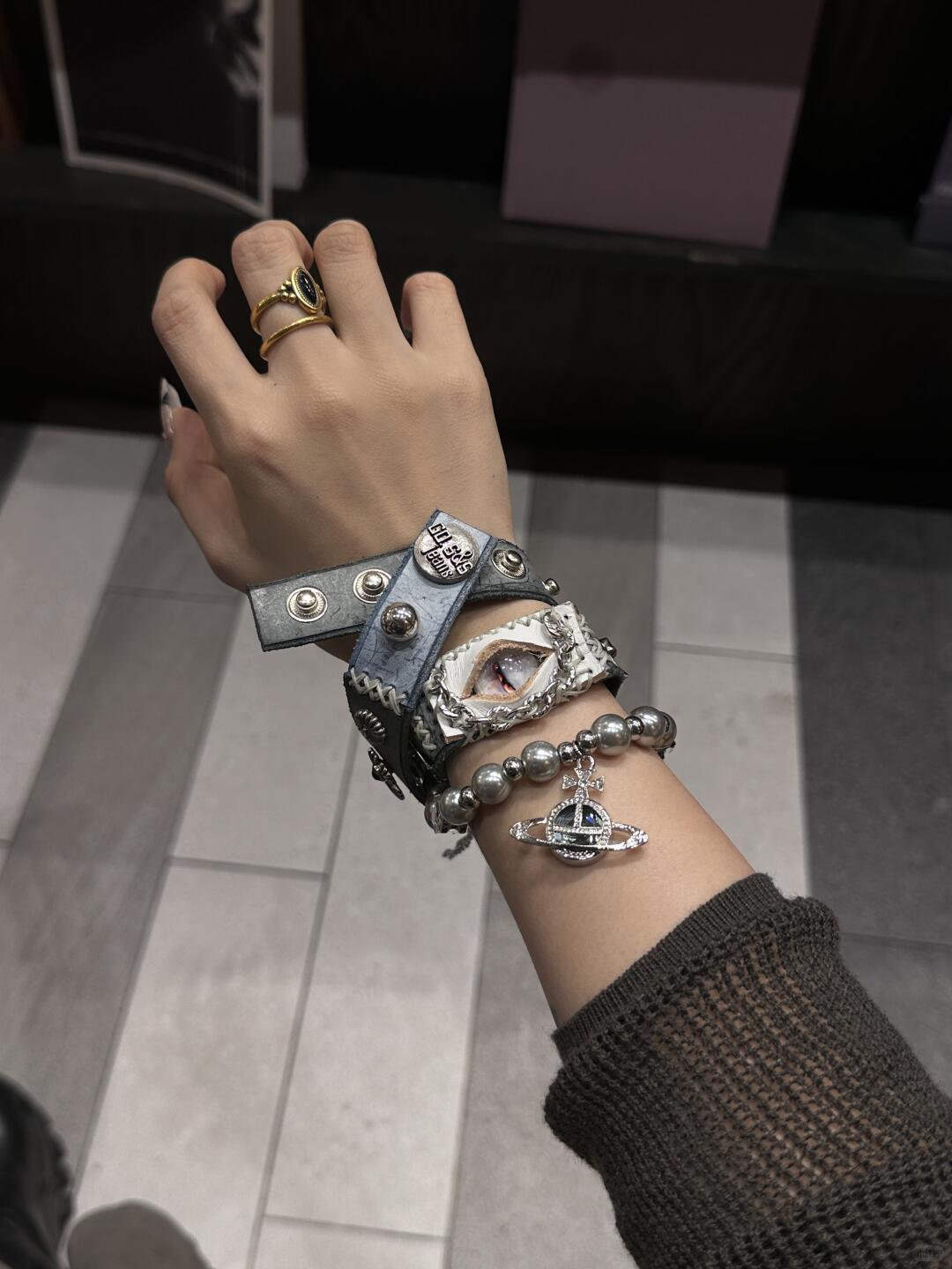 White Saturn Bracelet/Choker