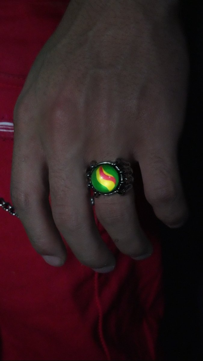 Rayquaza Megastone Ring - Dekayed
