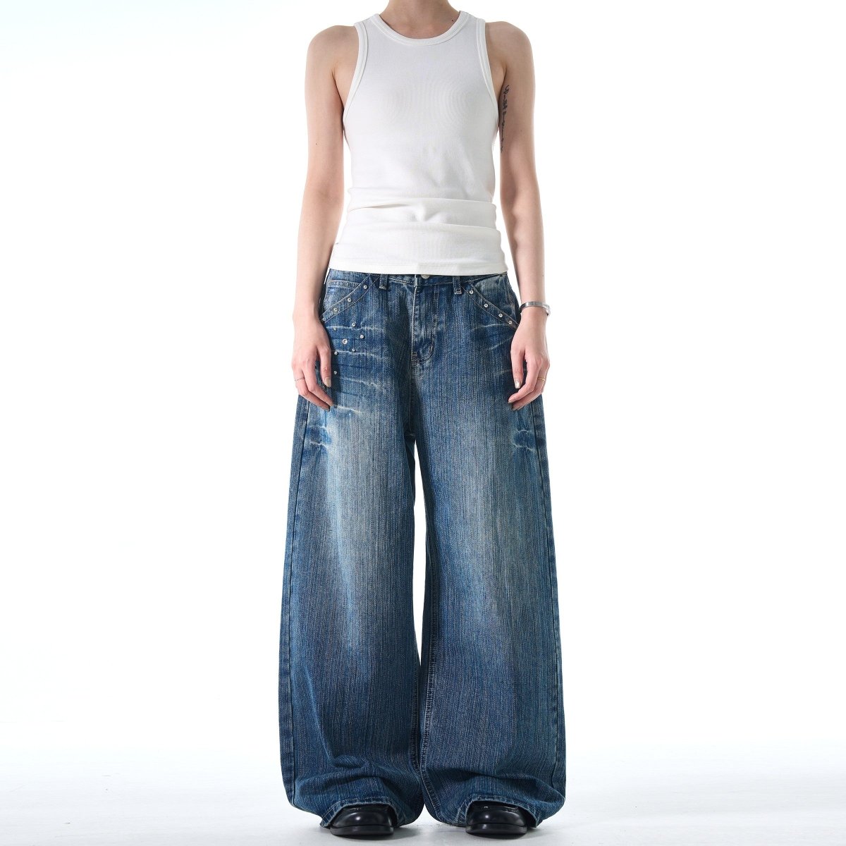 Rivet Design Pattern Baggy Jeans - Dekayed