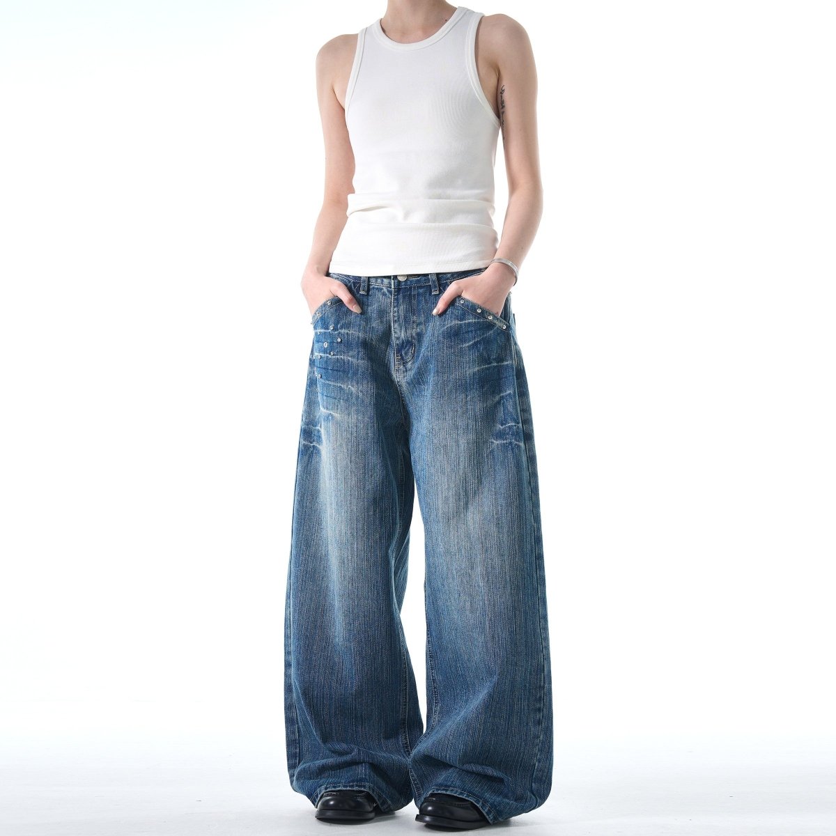 Rivet Design Pattern Baggy Jeans - Dekayed