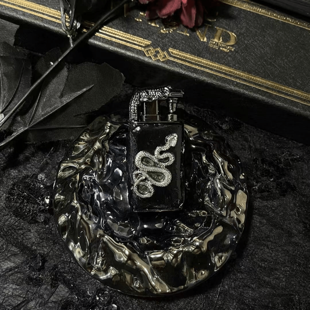 Snake Bite Lighter - Dekayed