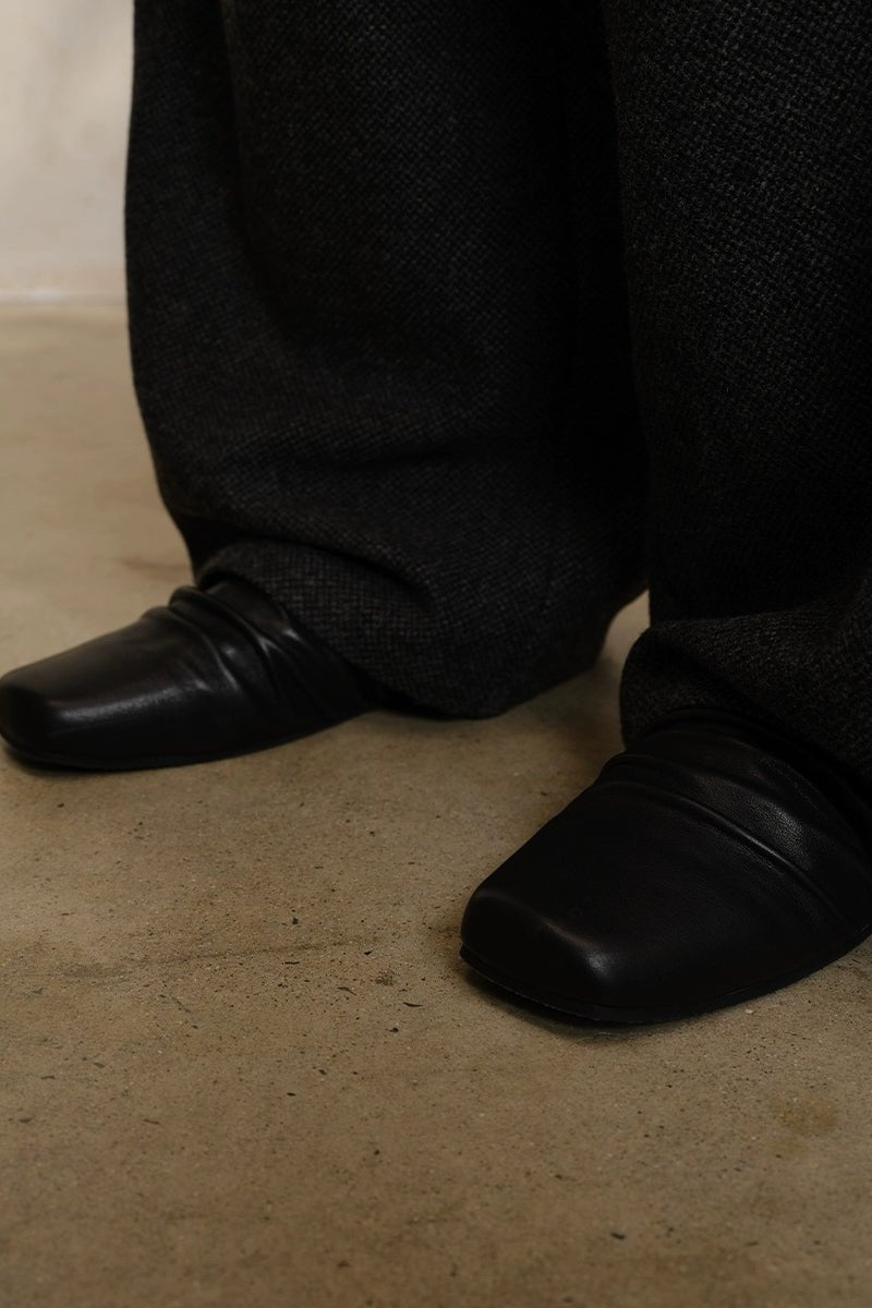 Wrinkled Leather Slippers - Dekayed